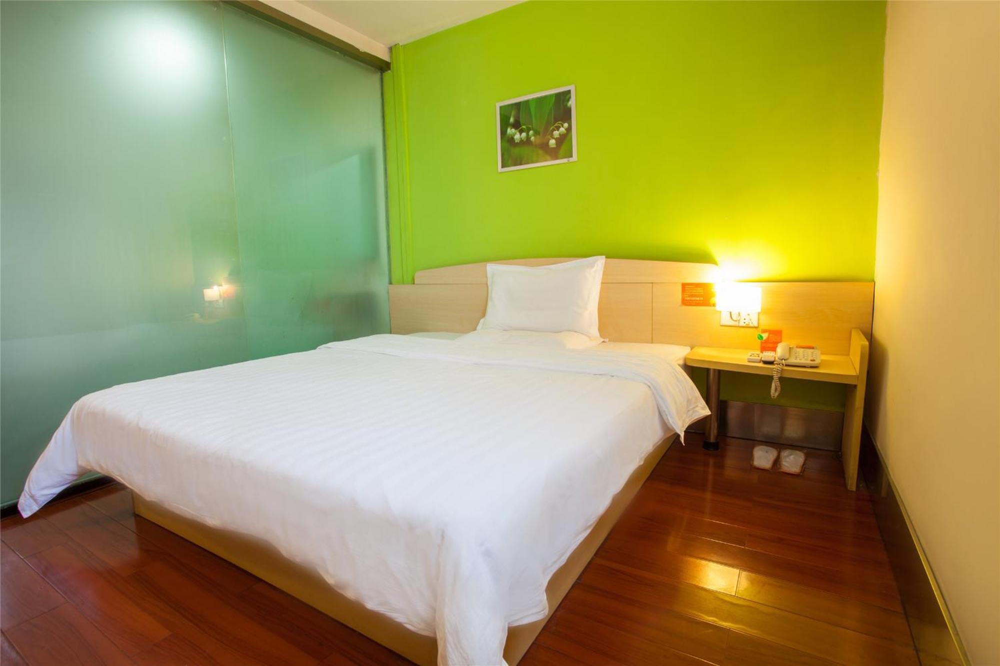 7Days Inn Guangzhou South Railway Station Huijiang Subway Station Exteriör bild