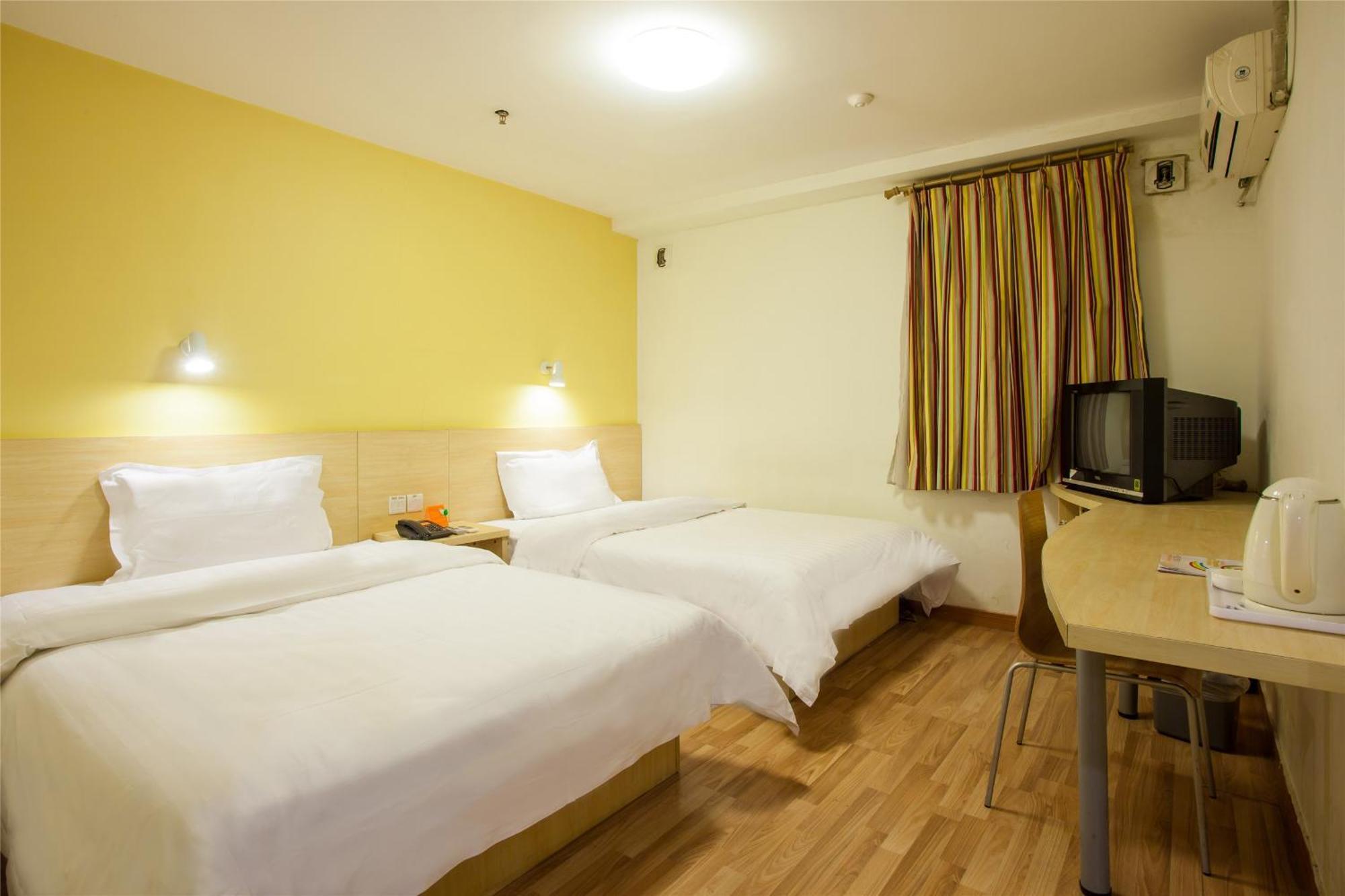 7Days Inn Guangzhou South Railway Station Huijiang Subway Station Exteriör bild