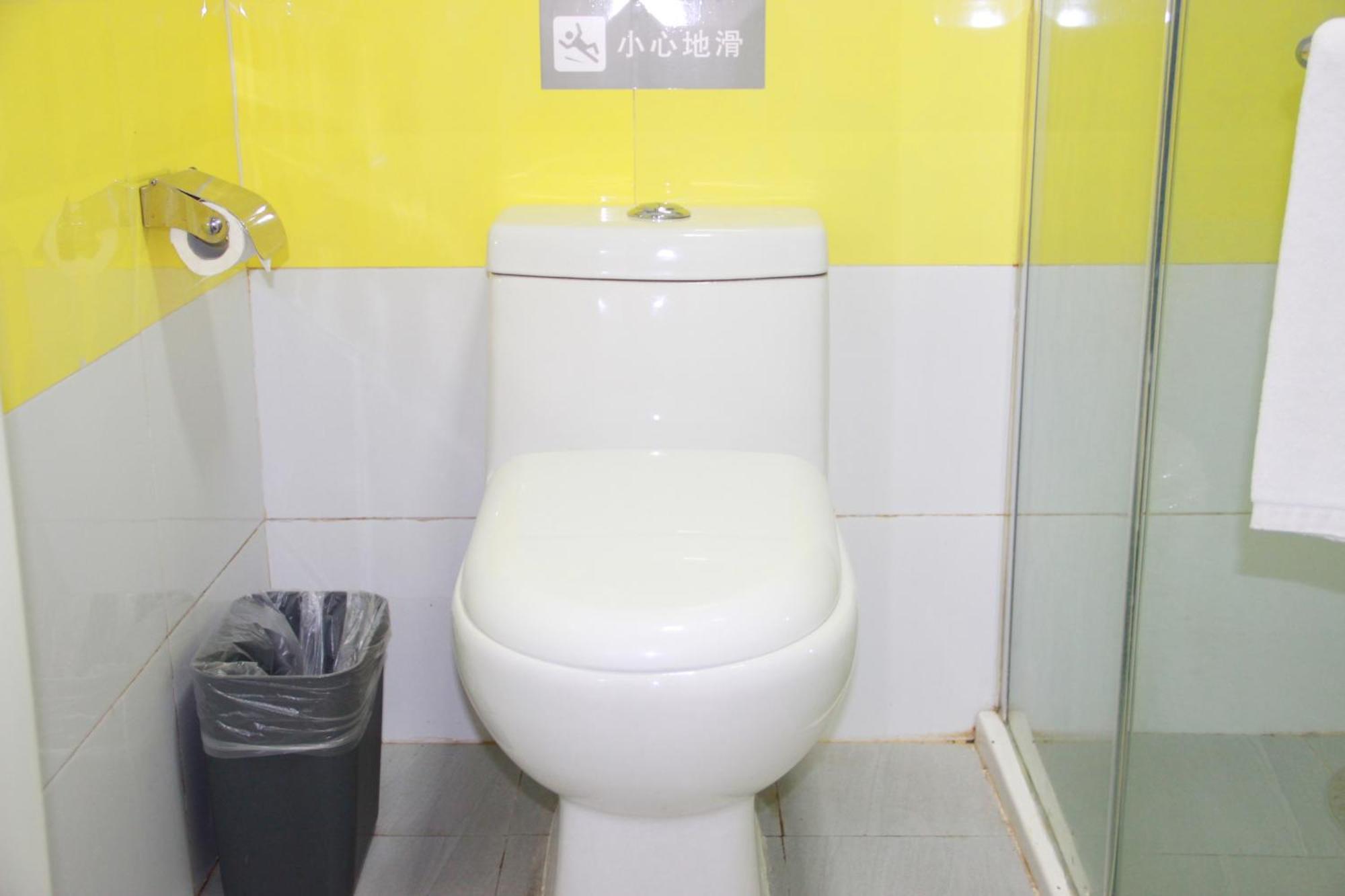 7Days Inn Guangzhou South Railway Station Huijiang Subway Station Exteriör bild