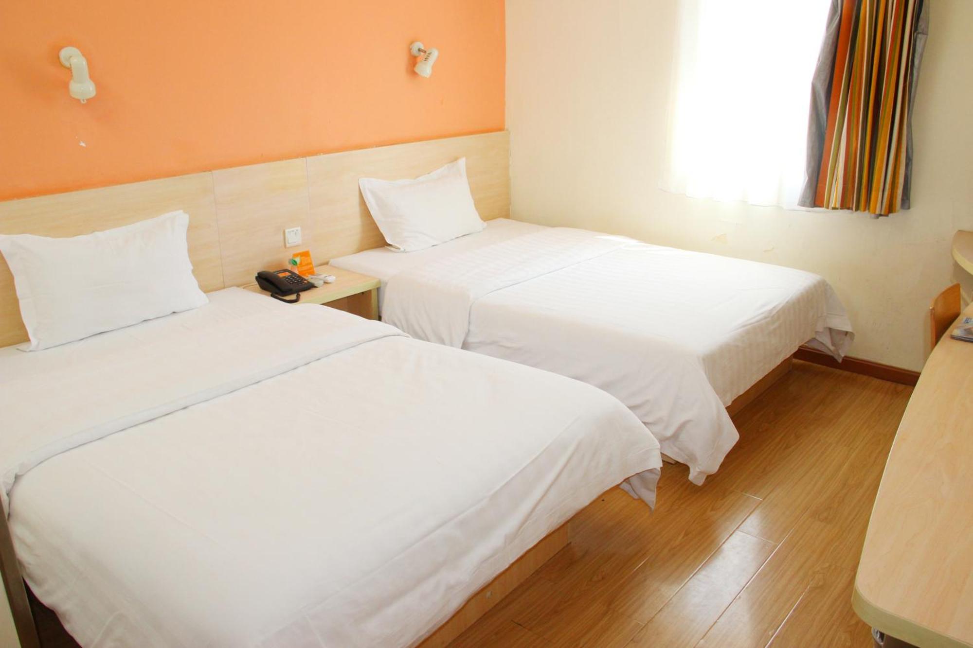 7Days Inn Guangzhou South Railway Station Huijiang Subway Station Exteriör bild