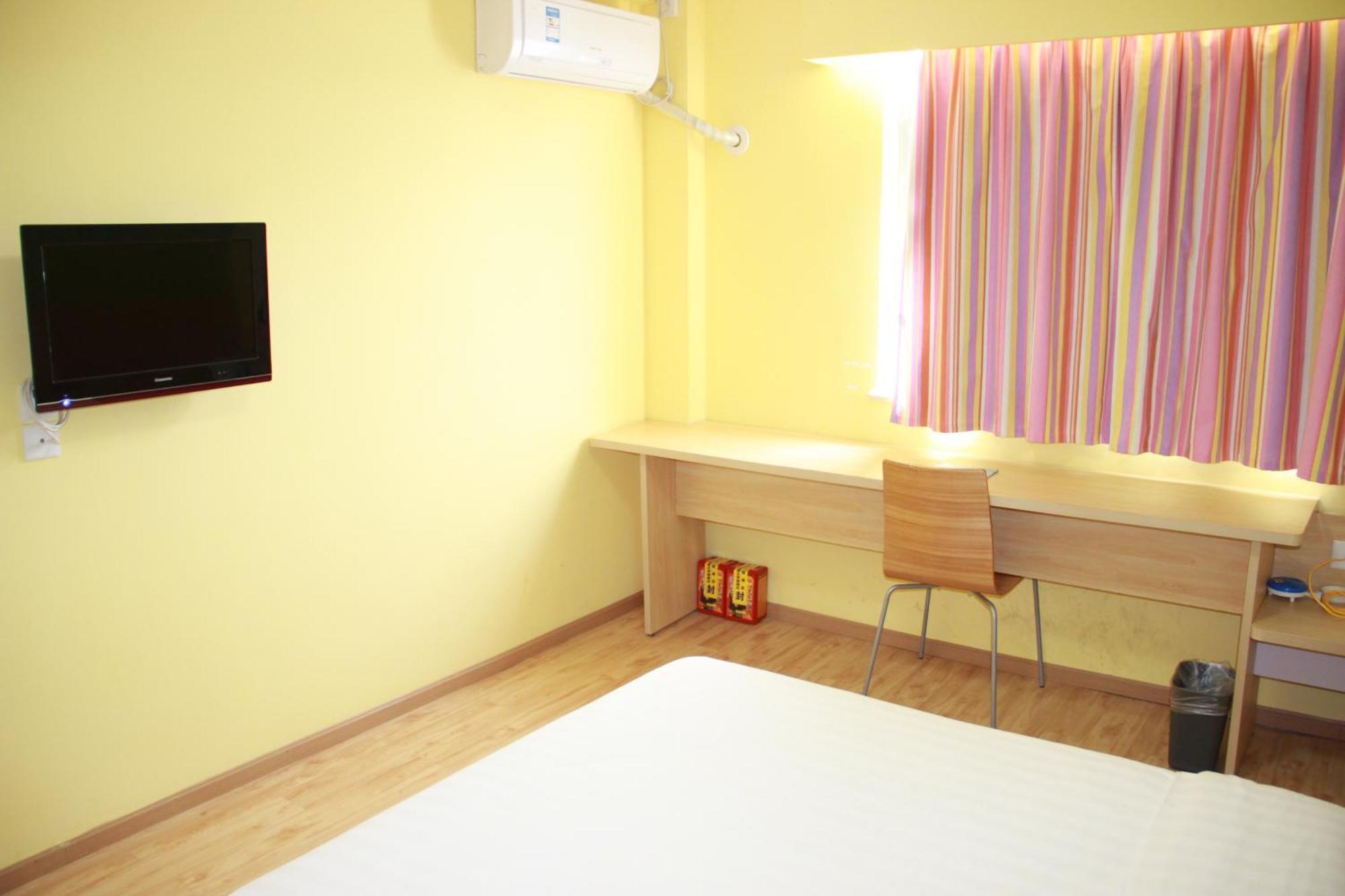 7Days Inn Guangzhou South Railway Station Huijiang Subway Station Exteriör bild