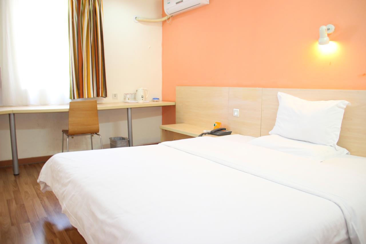 7Days Inn Guangzhou South Railway Station Huijiang Subway Station Exteriör bild