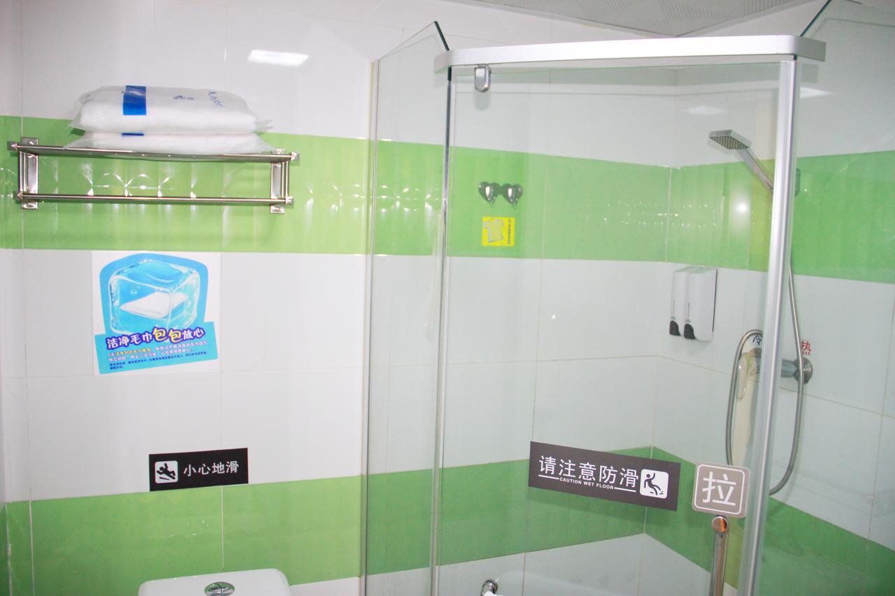 7Days Inn Guangzhou South Railway Station Huijiang Subway Station Exteriör bild