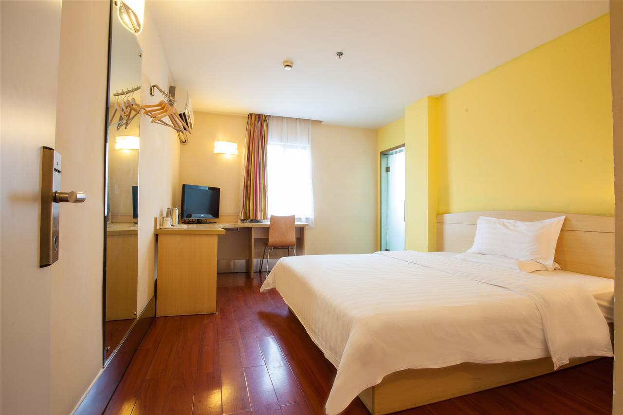 7Days Inn Guangzhou South Railway Station Huijiang Subway Station Exteriör bild